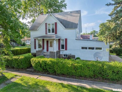 Homes For Sale - 407 W Martin Street<br/> Abingdon, IL 61410