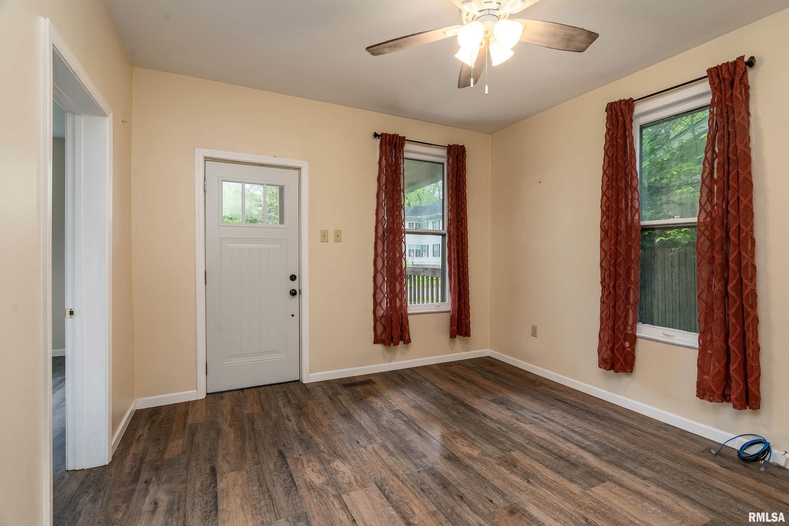 2016 Division Street, Murphysboro, Illinois image 3