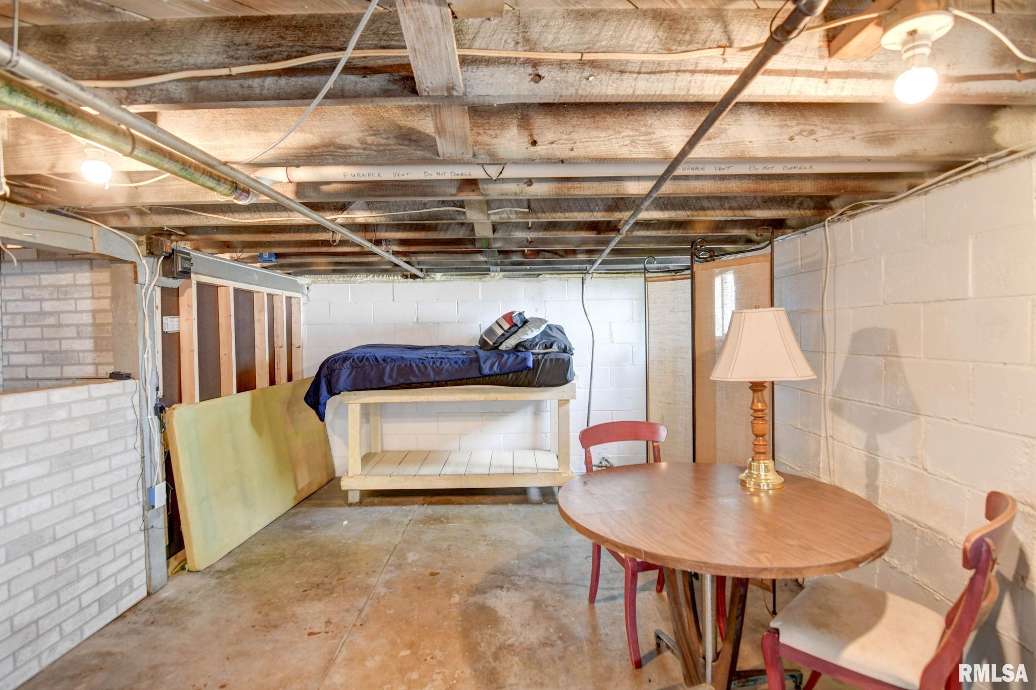 916 W Park Boulevard, Taylorville, Illinois image 32