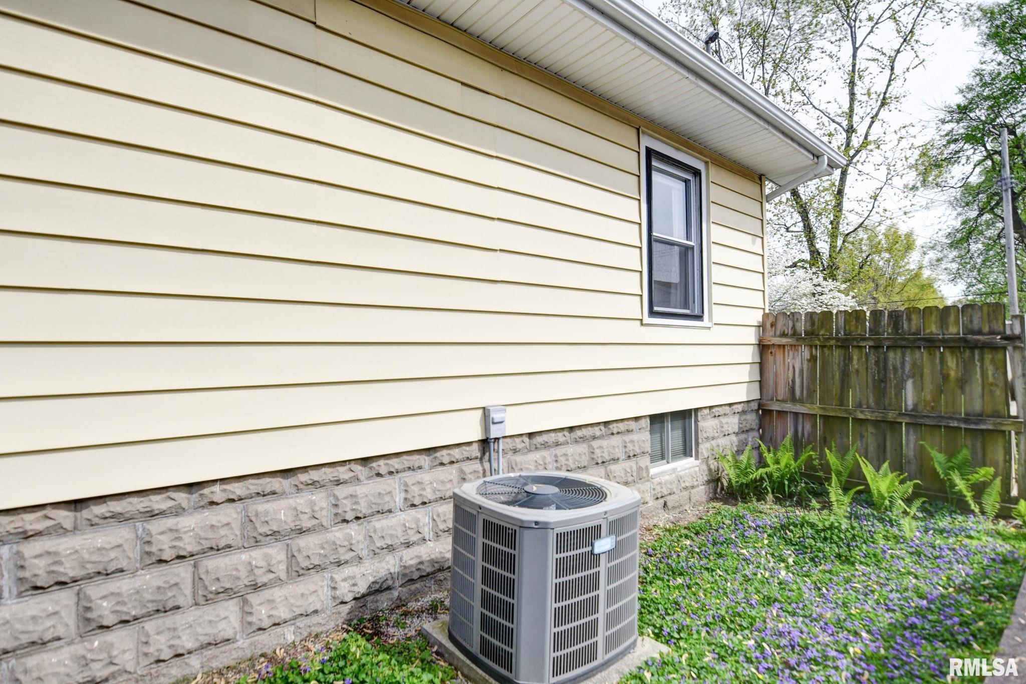 916 W Park Boulevard, Taylorville, Illinois image 36