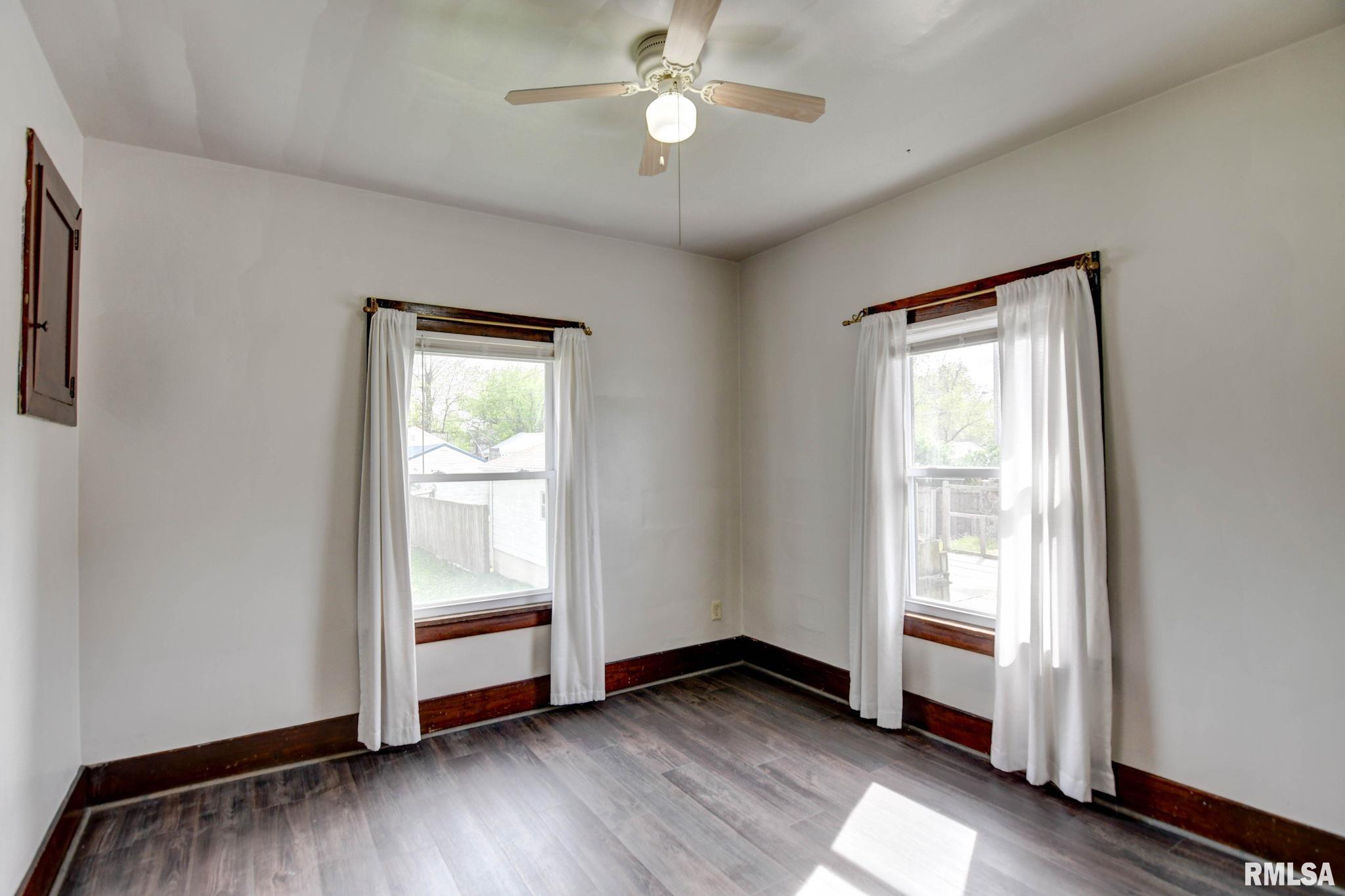 916 W Park Boulevard, Taylorville, Illinois image 18