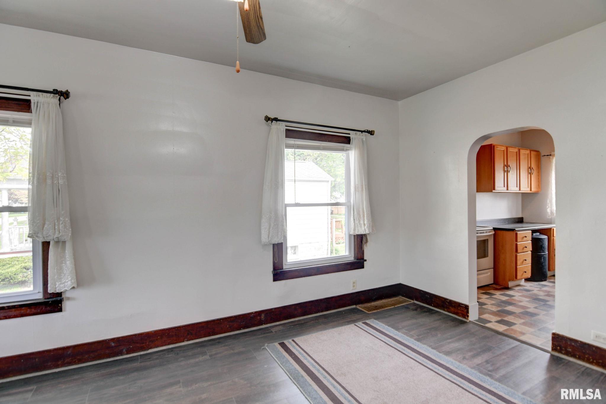 916 W Park Boulevard, Taylorville, Illinois image 13