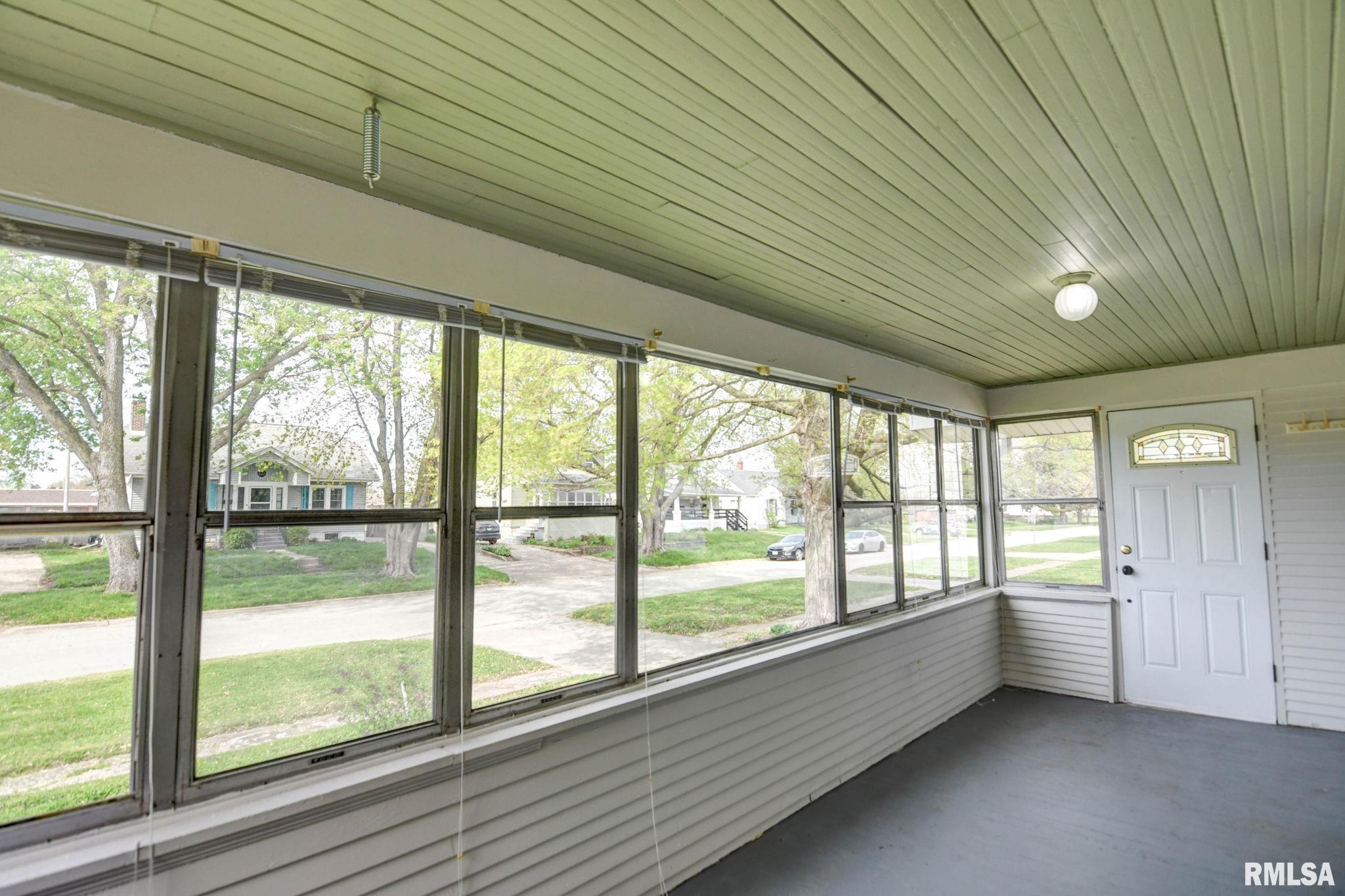 916 W Park Boulevard, Taylorville, Illinois image 4