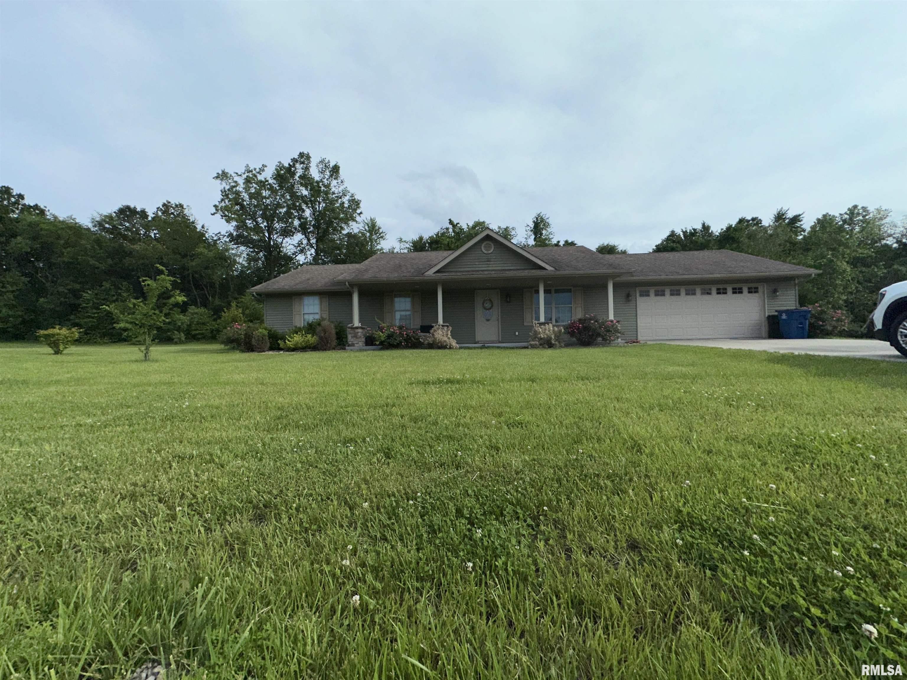12101 Blue Sky Drive, Marion, Illinois image 2