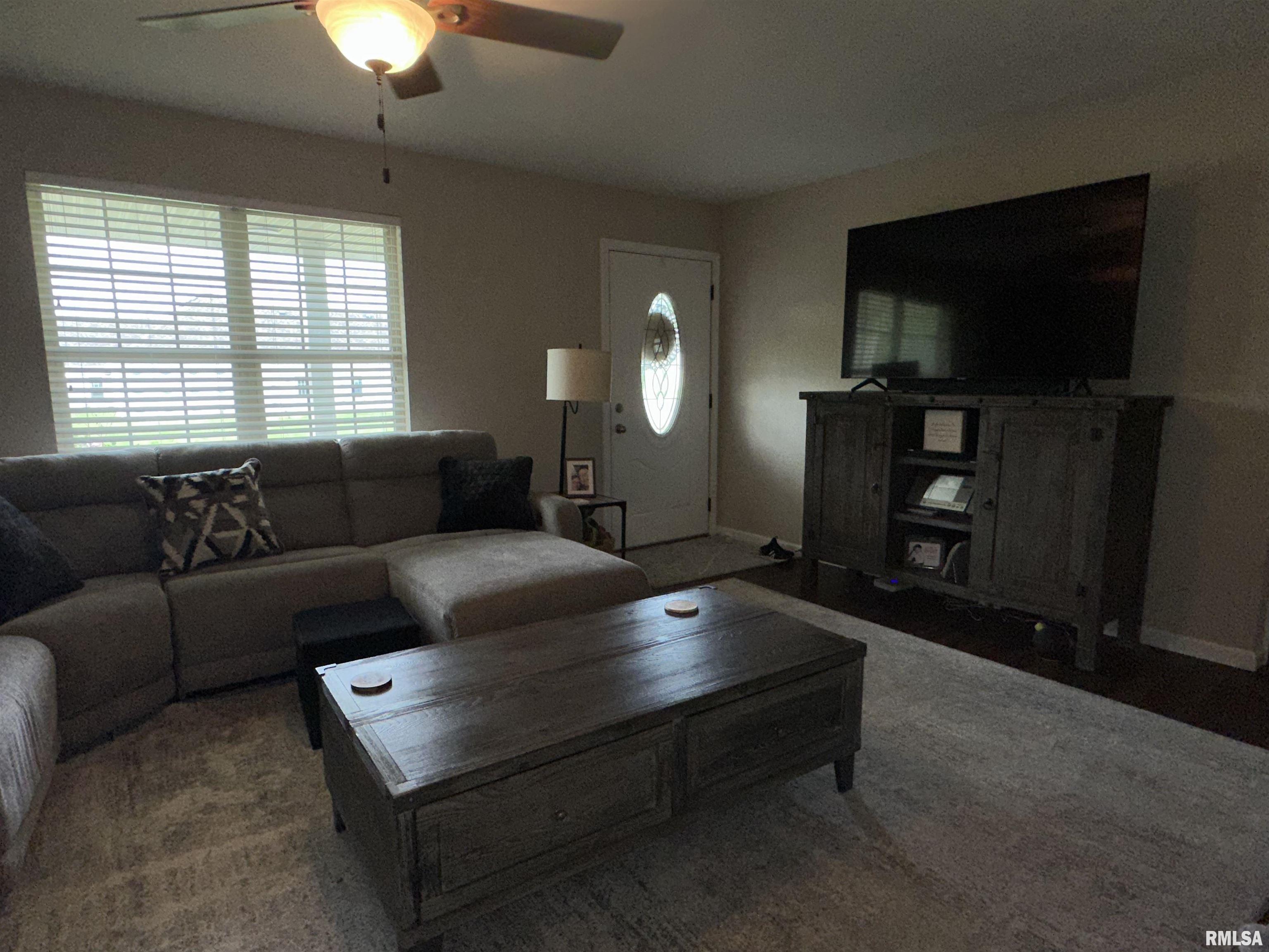 12101 Blue Sky Drive, Marion, Illinois image 18