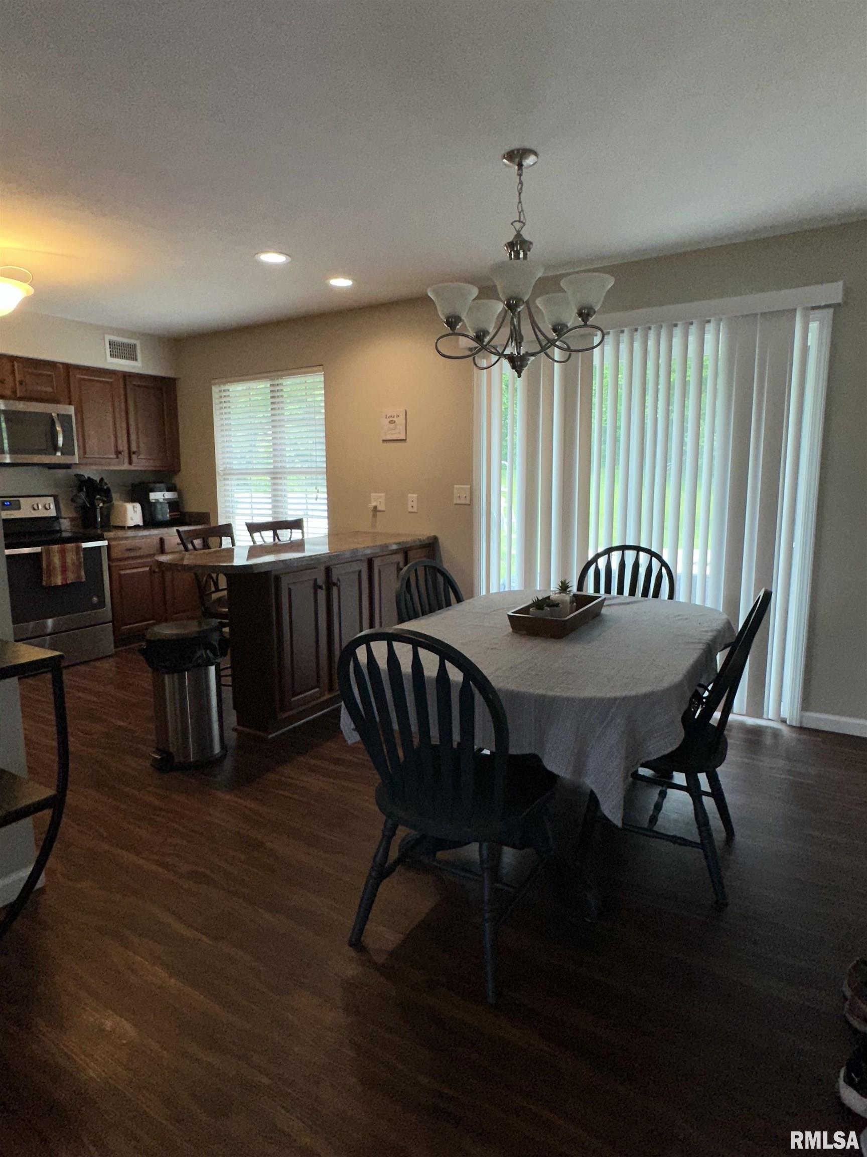 12101 Blue Sky Drive, Marion, Illinois image 15