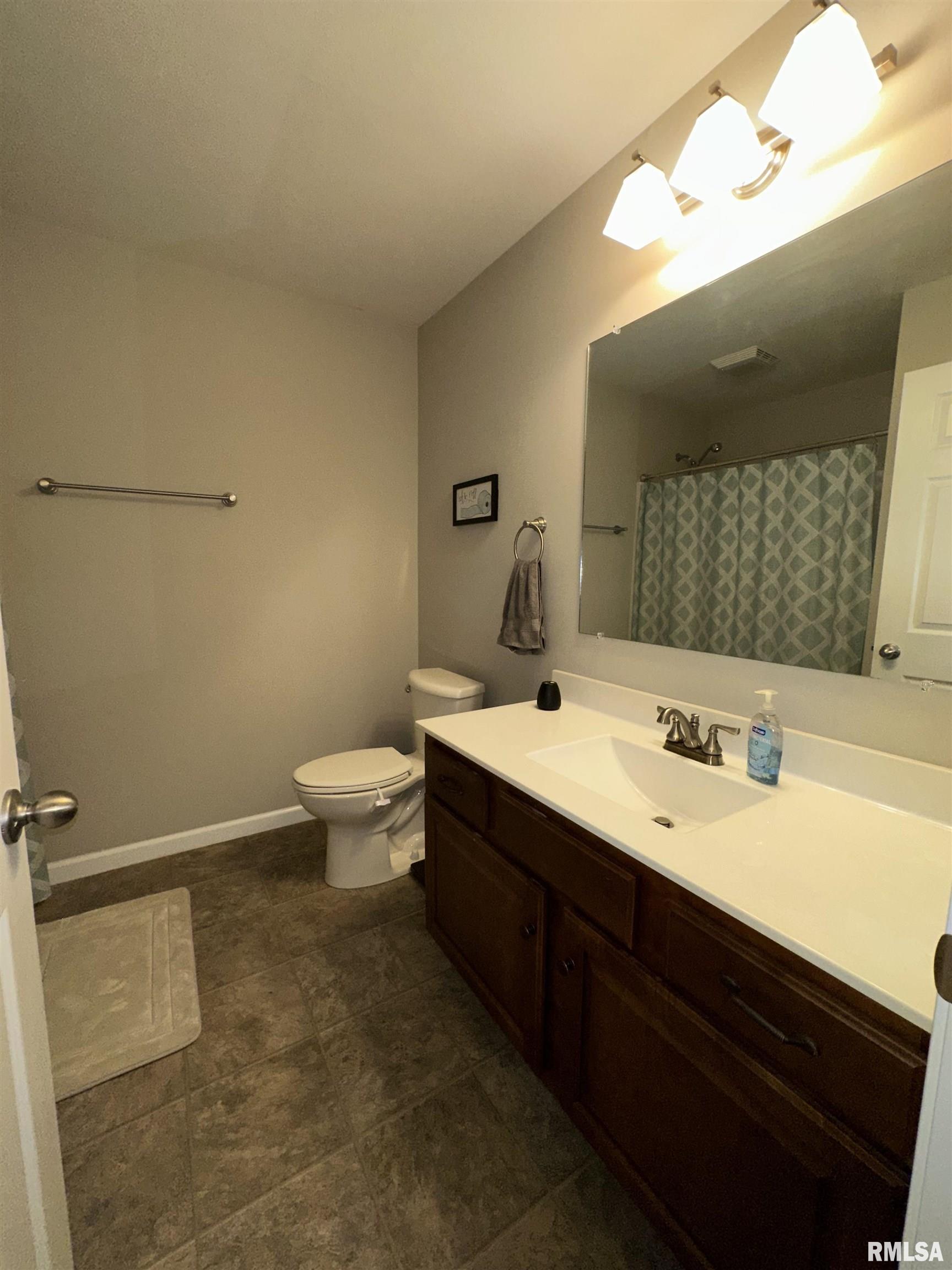 12101 Blue Sky Drive, Marion, Illinois image 25