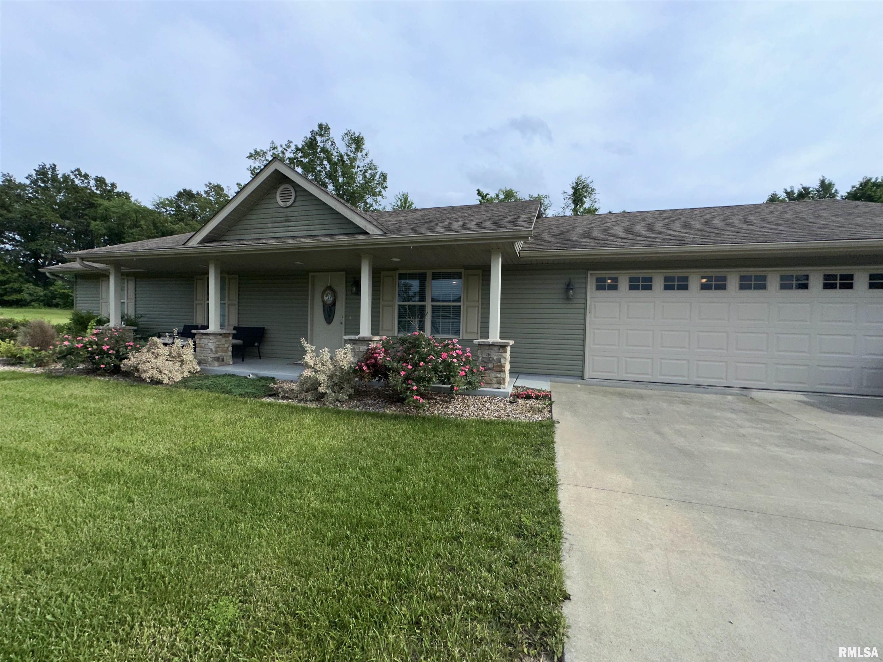 12101 Blue Sky Drive, Marion, Illinois image 4