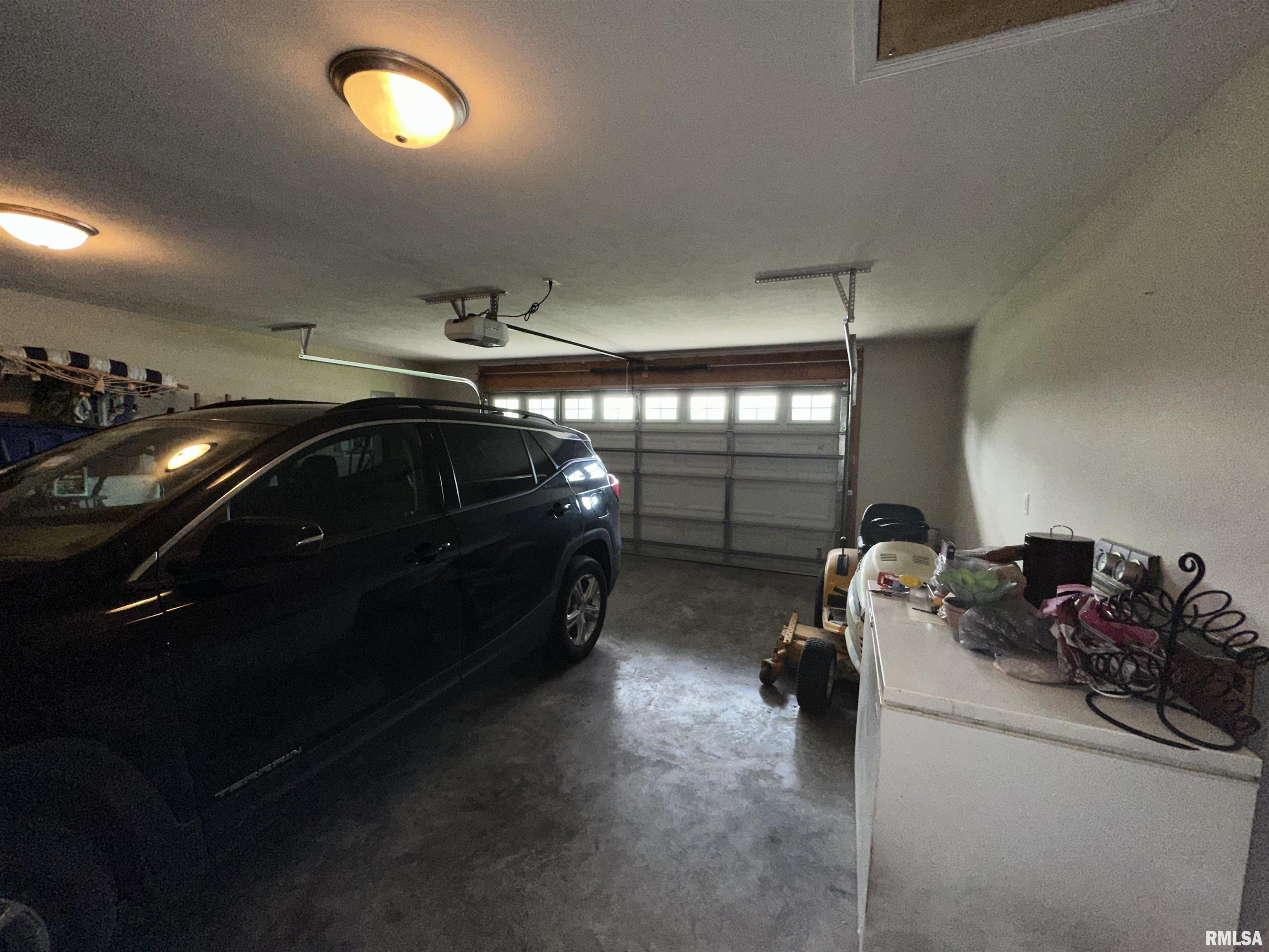 12101 Blue Sky Drive, Marion, Illinois image 33