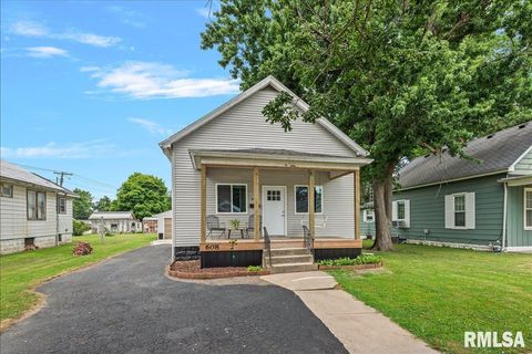 Homes For Sale - 608 W Maple Street<br/> Sangamon County, Auburn, IL 62615