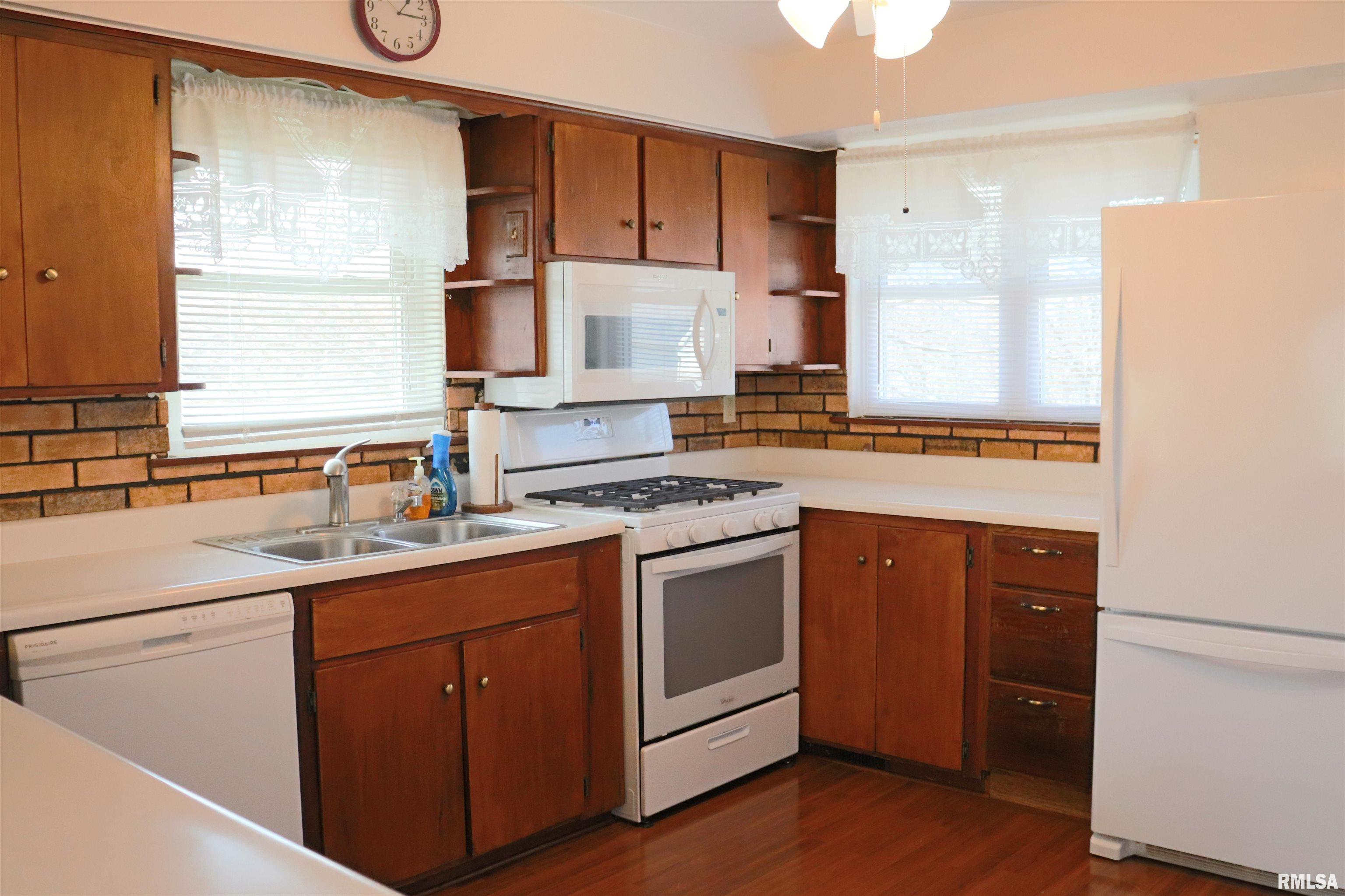 1015 N Mcmullen Road, Bartonville, Illinois image 4