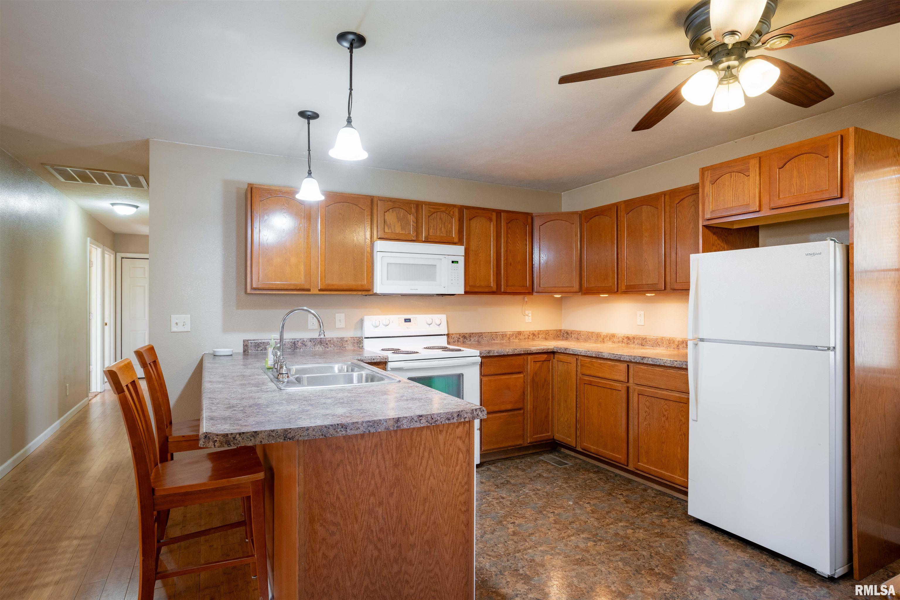 12855 Cleveland Lane, Pittsburg, Illinois image 9