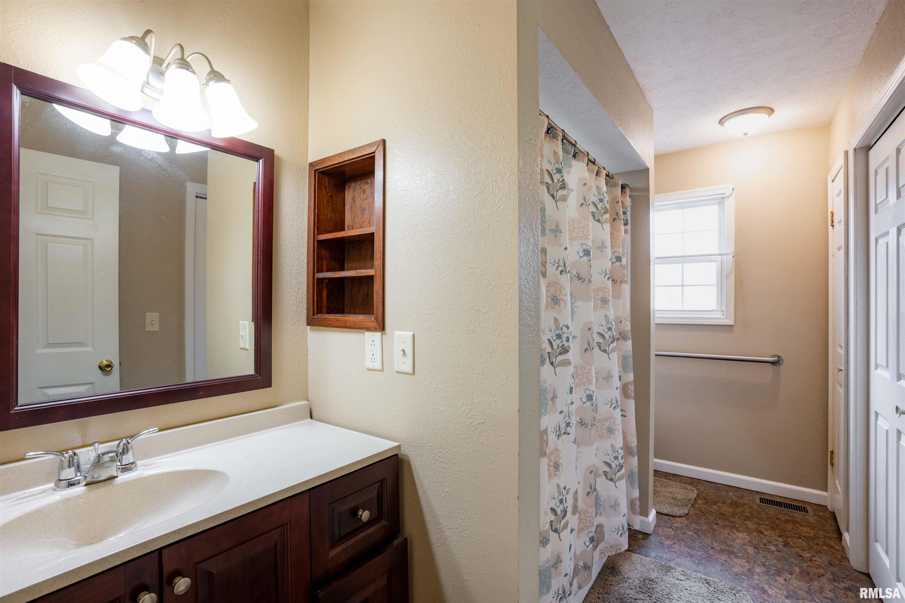 12855 Cleveland Lane, Pittsburg, Illinois image 18