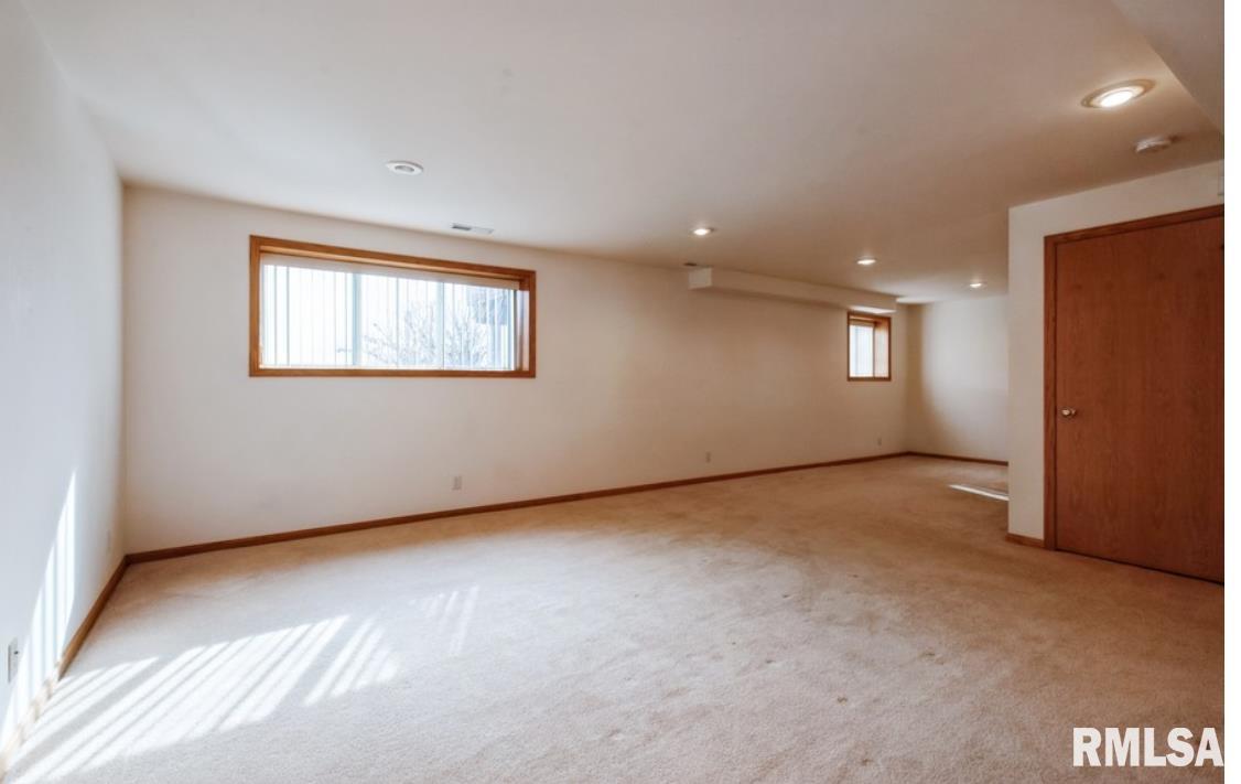709 W Farmland Drive #B, Maquoketa, Iowa image 24