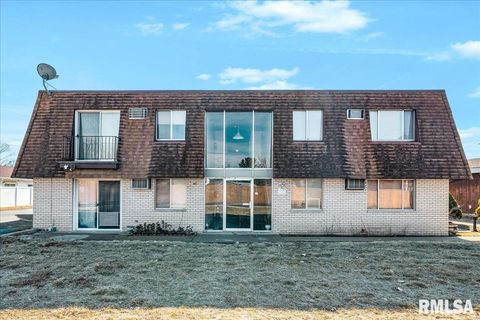 Condo For Sale - 640 S 4th Avenue<br/> Tazewell County, Morton, IL 61550