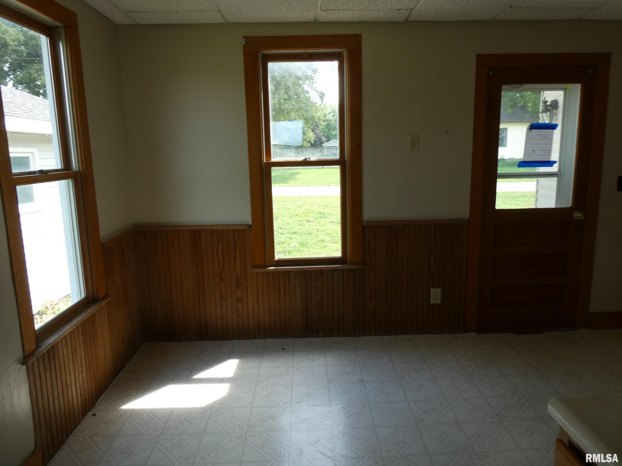300 E Ogden Street, Oakford, Illinois image 9