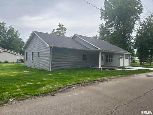 907 N SNODGRASS STREET, TAYLORVILLE, IL 62568 - Image c07d2bf4309fbdae68c9e176cb8146d6/1615819035