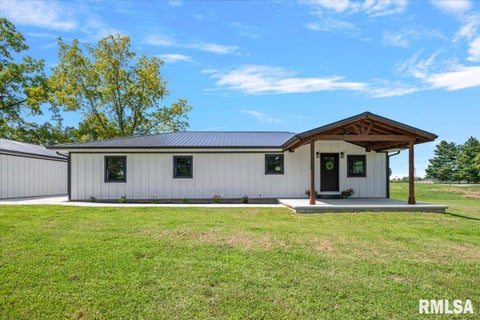 Homes For Sale - 1503 N Mt Zion Road<br/> Morgan County, Jacksonville, IL 62650