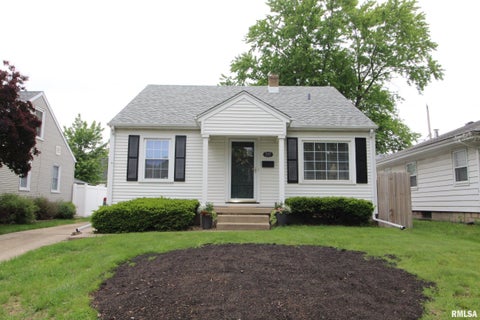 Homes For Sale - 1101 E Elmhurst Avenue<br/> Peoria, IL 61603