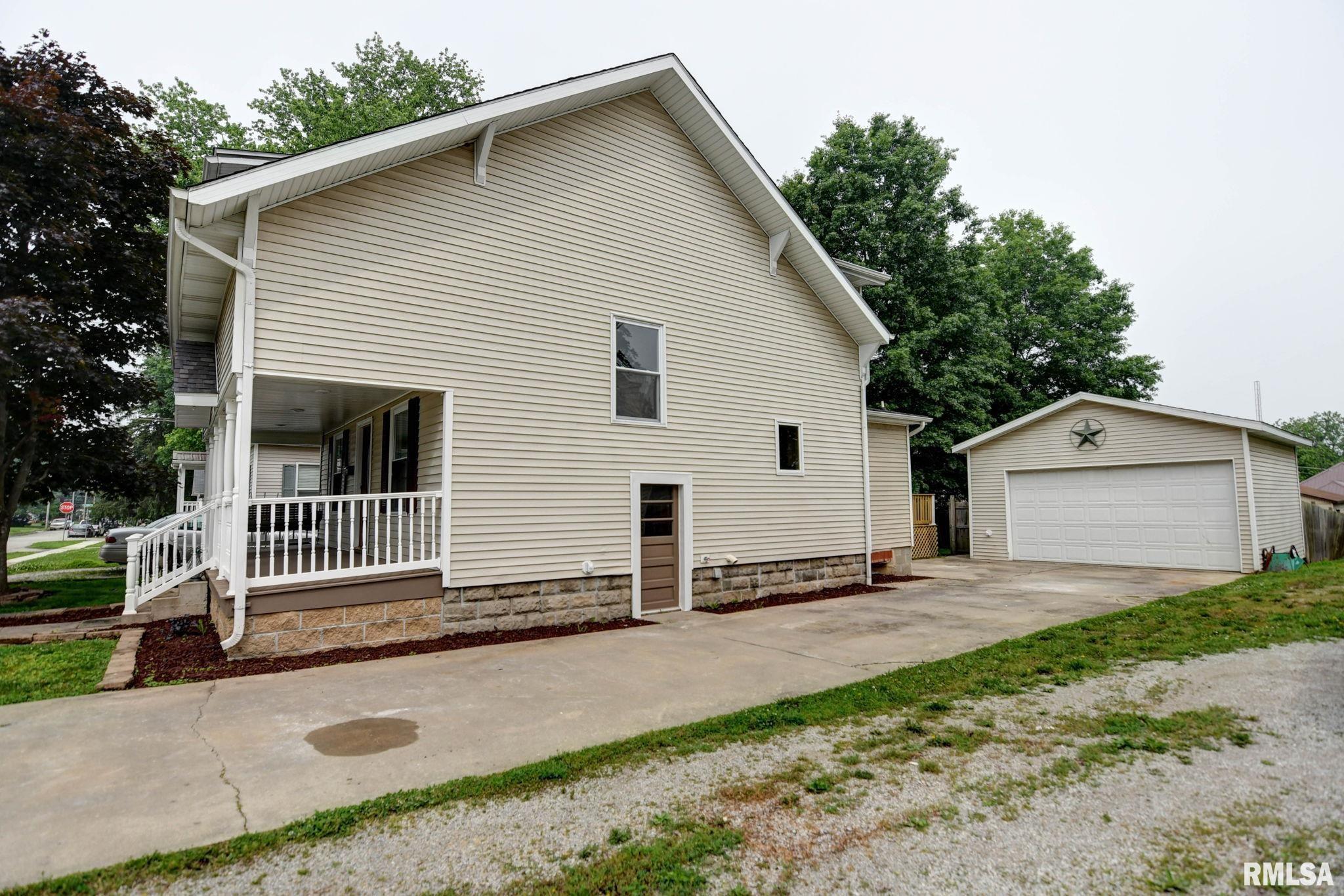 909 E Ash Street, Taylorville, Illinois image 45