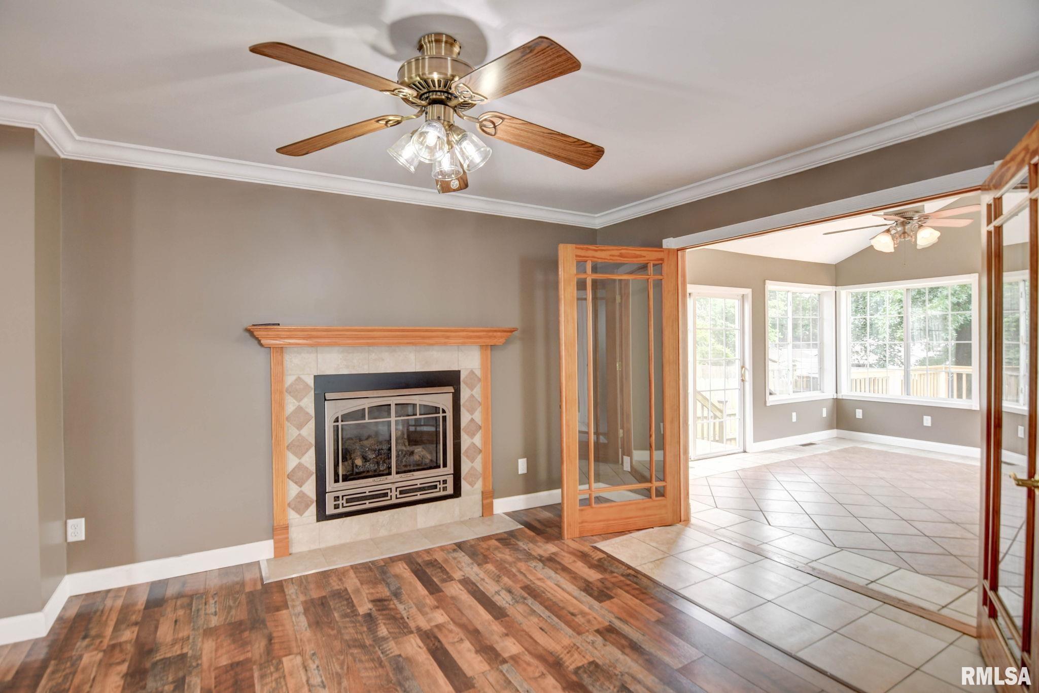 909 E Ash Street, Taylorville, Illinois image 14