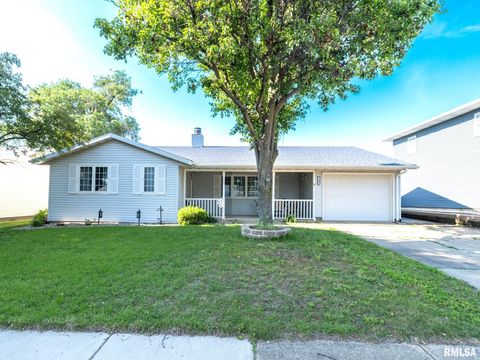 Homes For Sale - 1009 Eisenhower Drive<br/> Tazewell County, Pekin, IL 61554