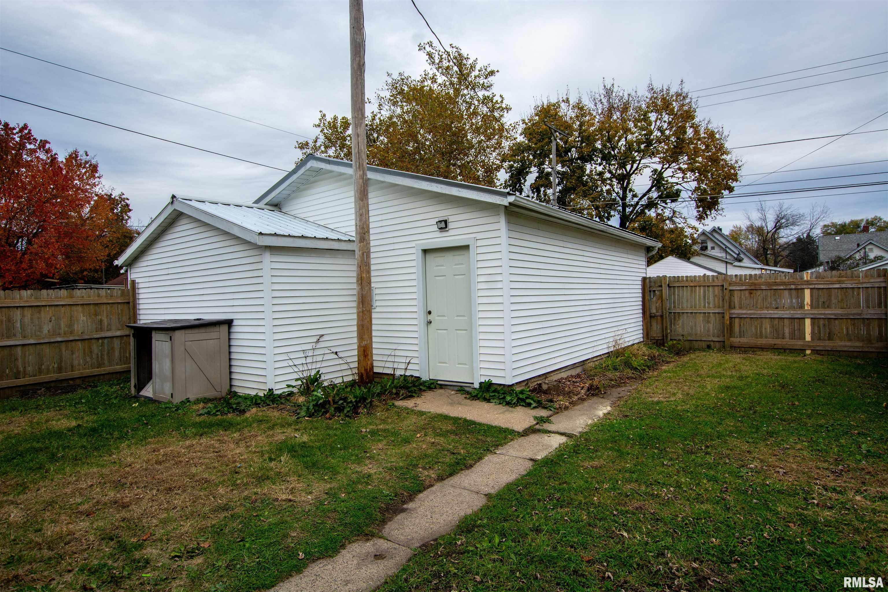 721 Park Place, Clinton, Iowa image 8