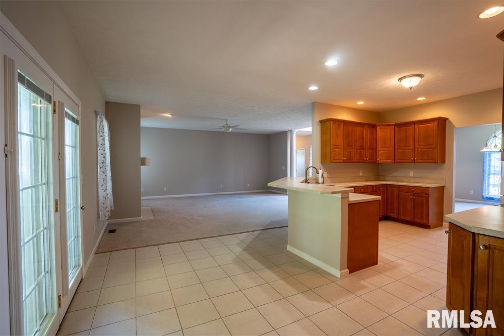 1304 Prestwicke Drive, Herrin, Illinois image 14