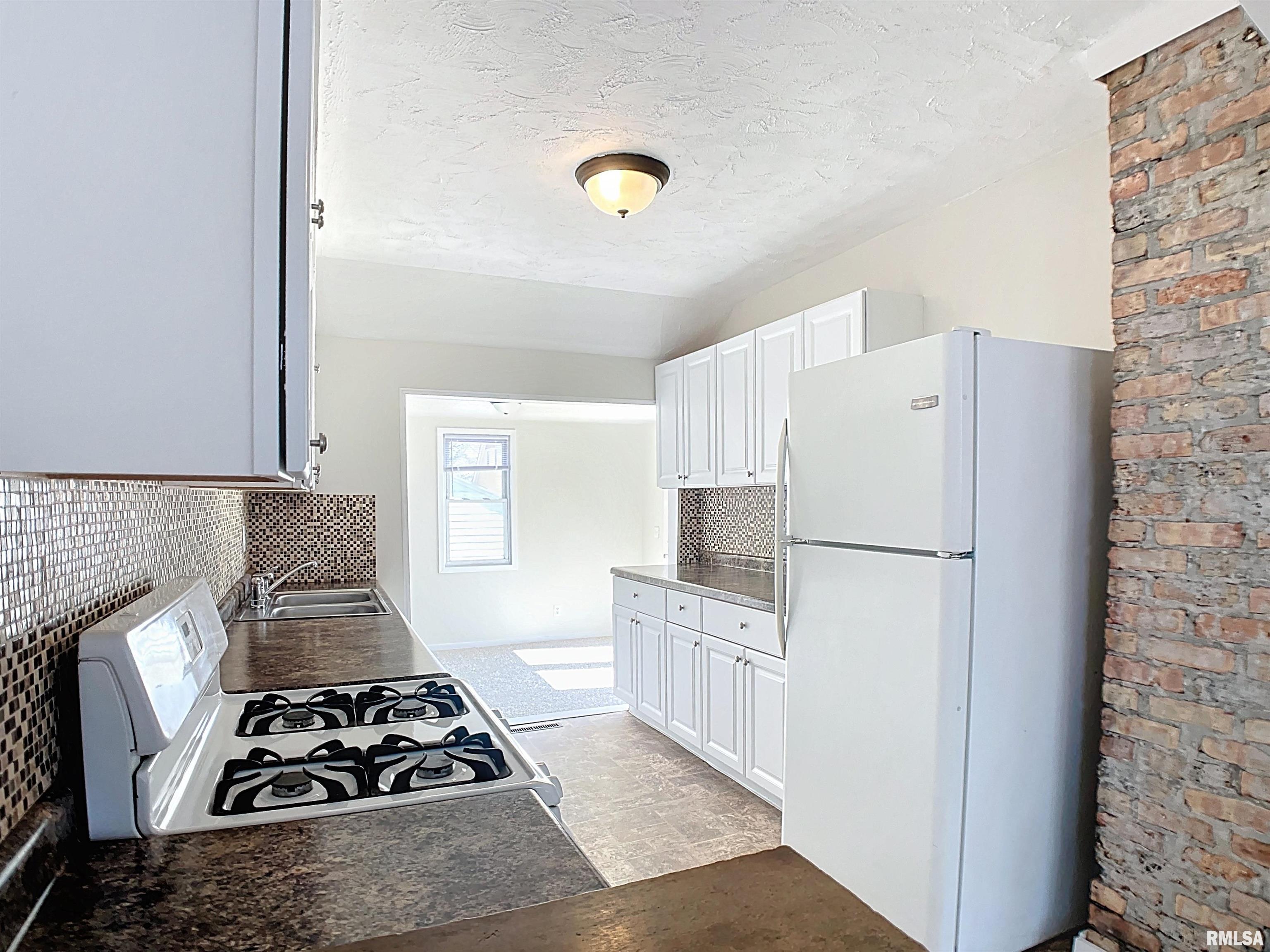109 S Elmwood Avenue, Davenport, Iowa image 10