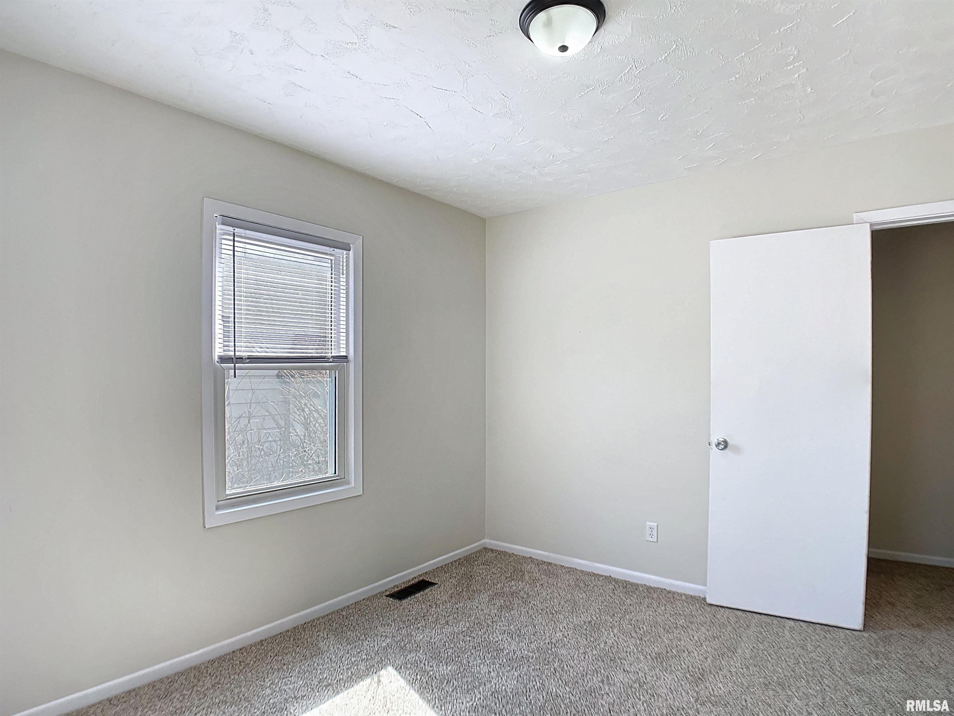 109 S Elmwood Avenue, Davenport, Iowa image 20
