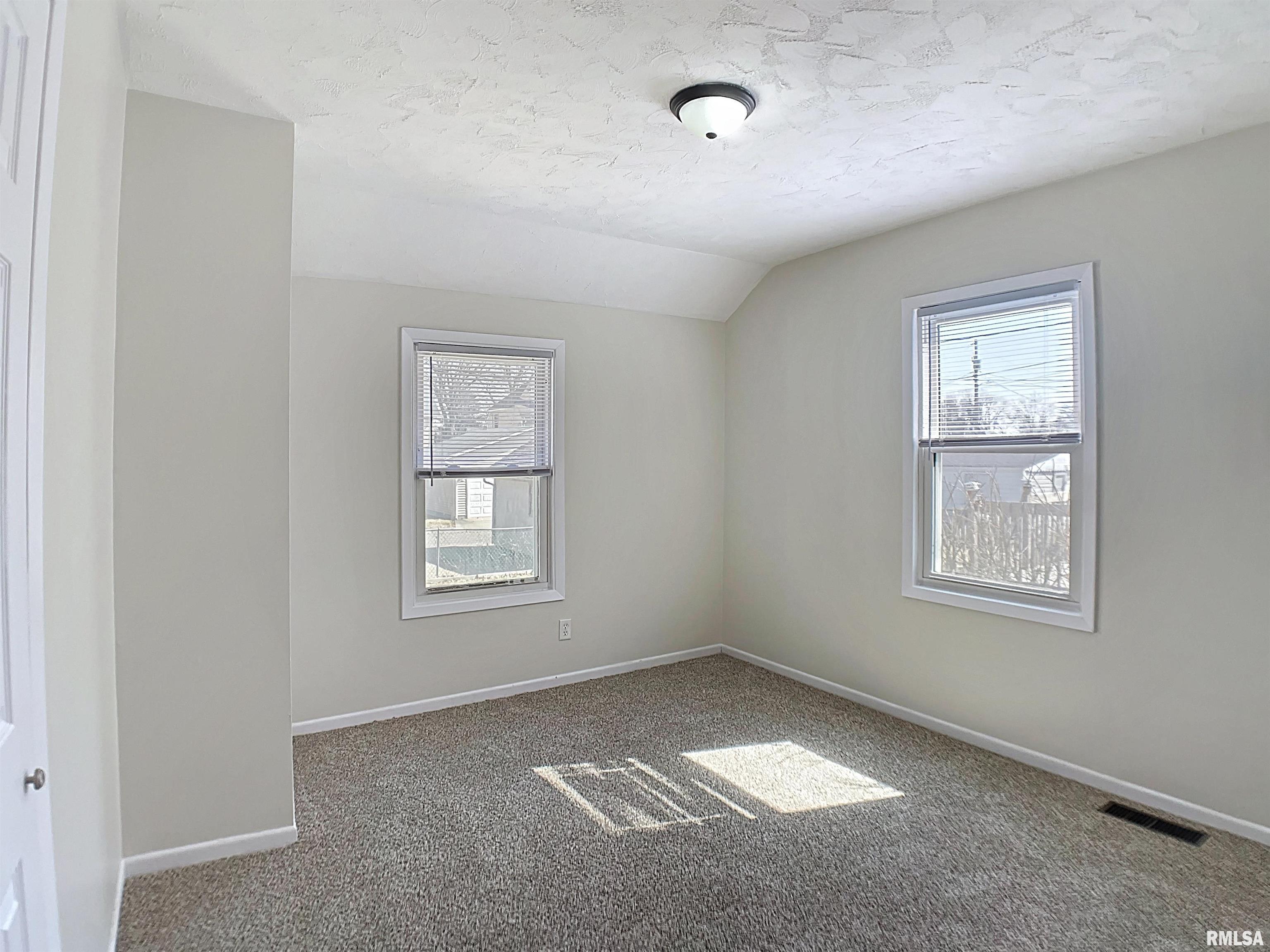 109 S Elmwood Avenue, Davenport, Iowa image 17