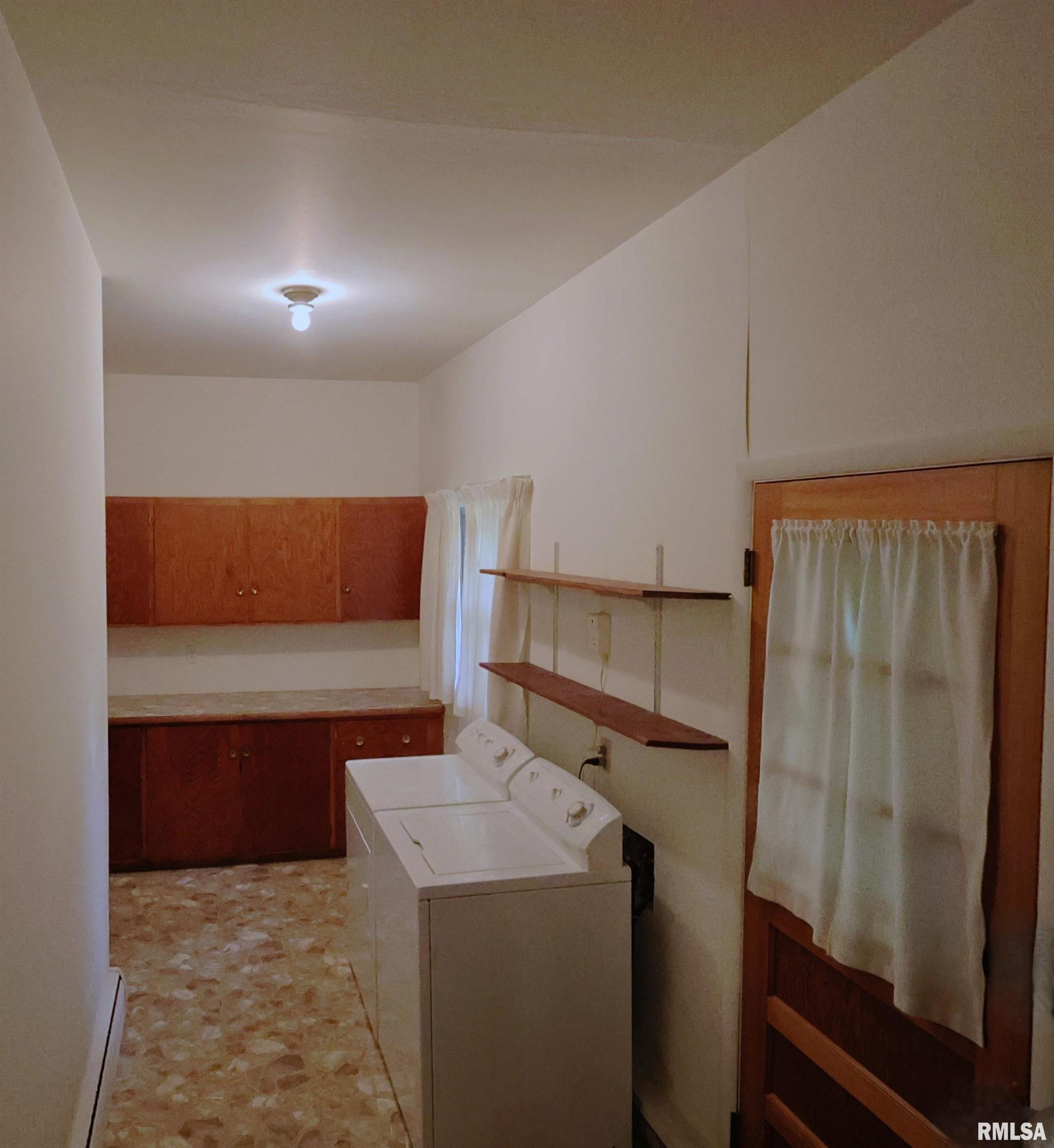 914 Meadow Lane, Salem, Illinois image 16