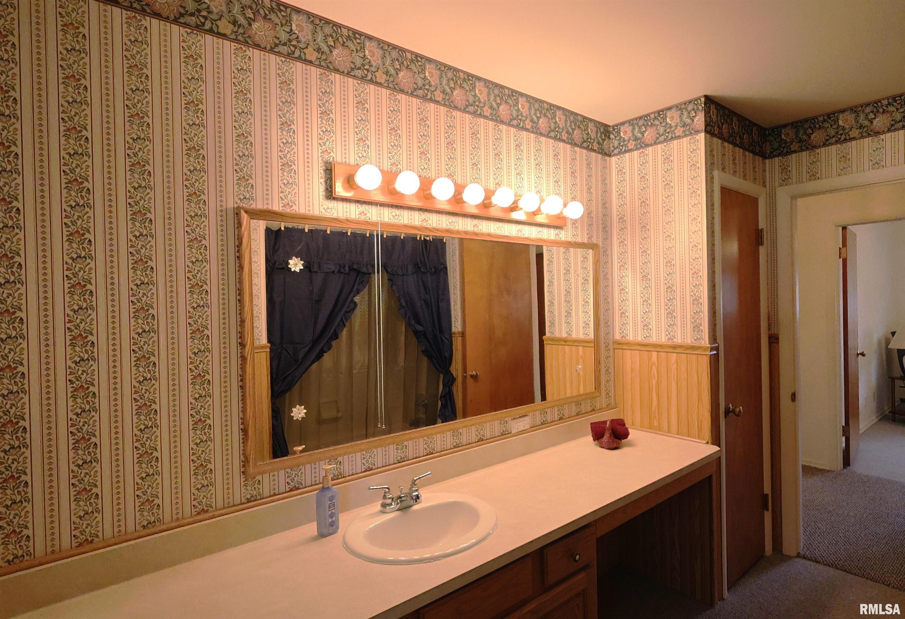 914 Meadow Lane, Salem, Illinois image 10