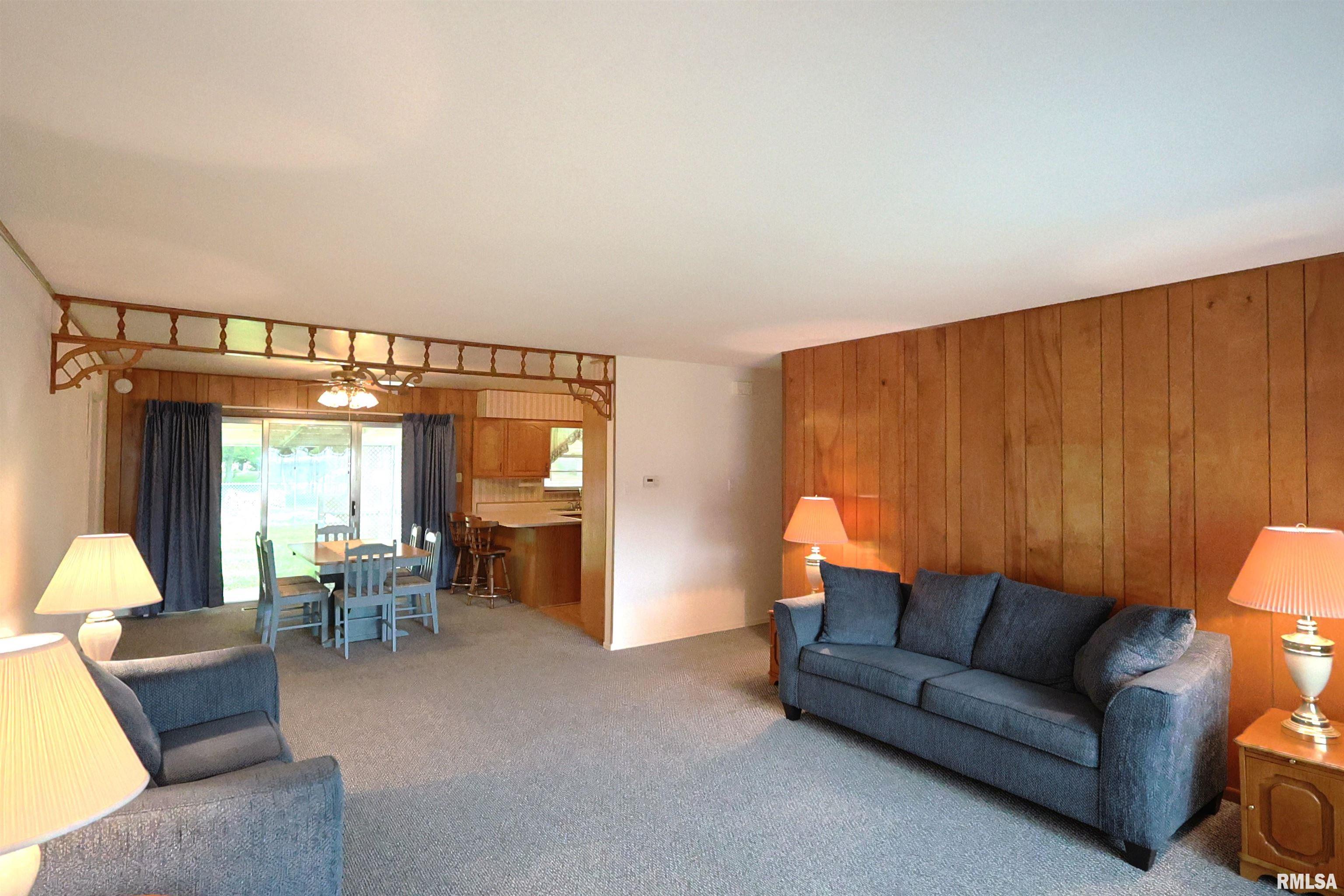 914 Meadow Lane, Salem, Illinois image 3