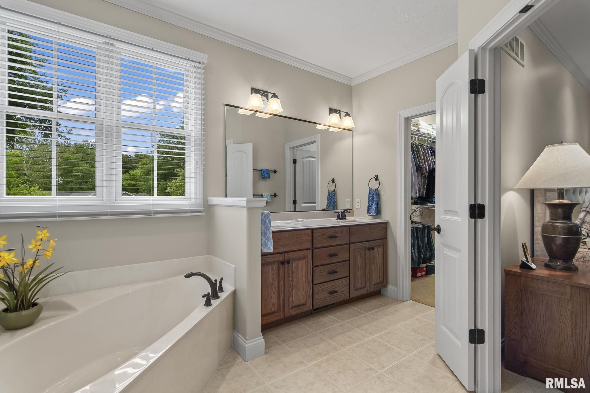 1625 Grace Ridge Road, New Berlin, Illinois image 21