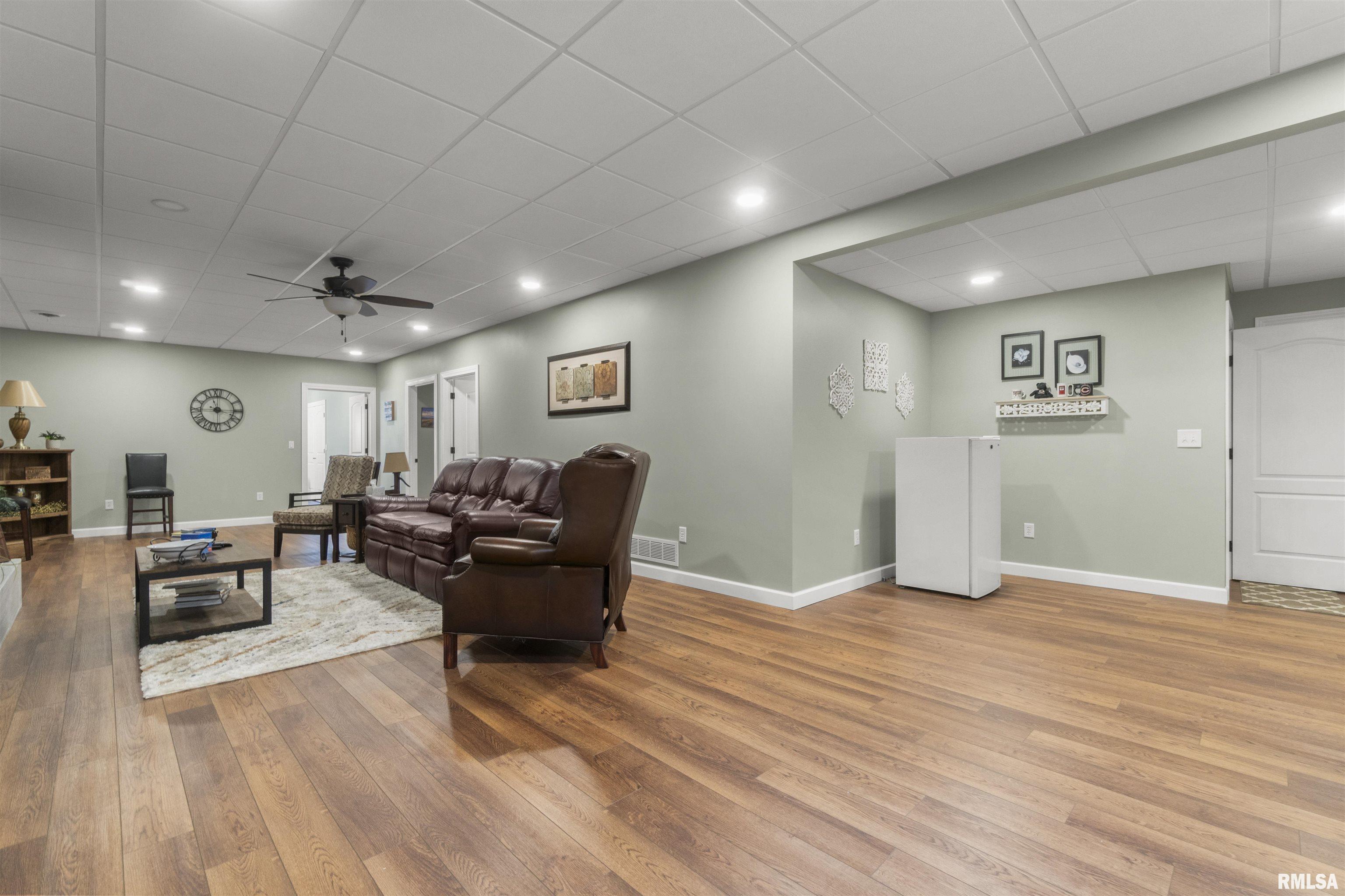727 Thornridge Drive, Morton, Illinois image 29