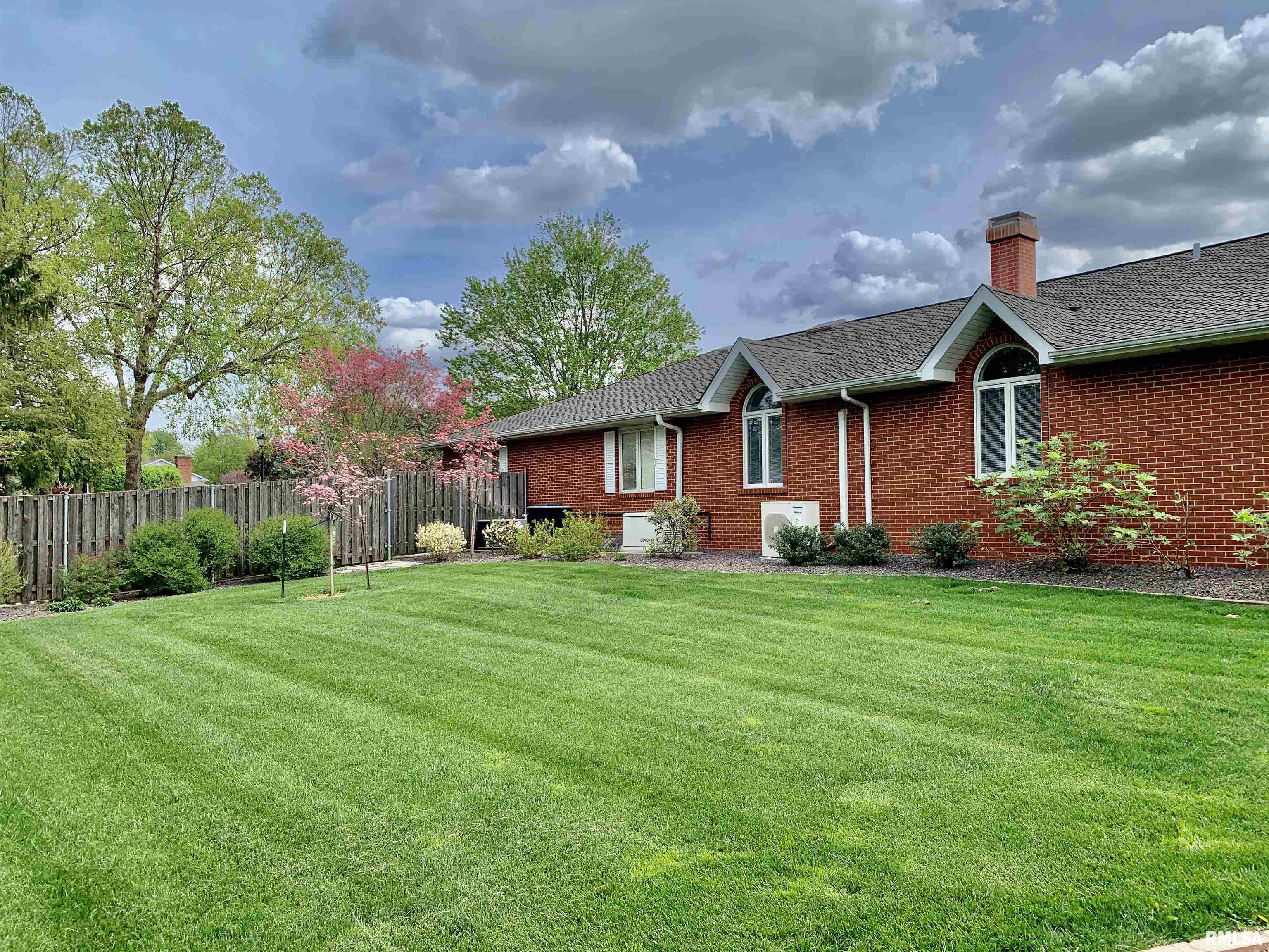 18 Jacobs Lane, Jacksonville, Illinois image 5