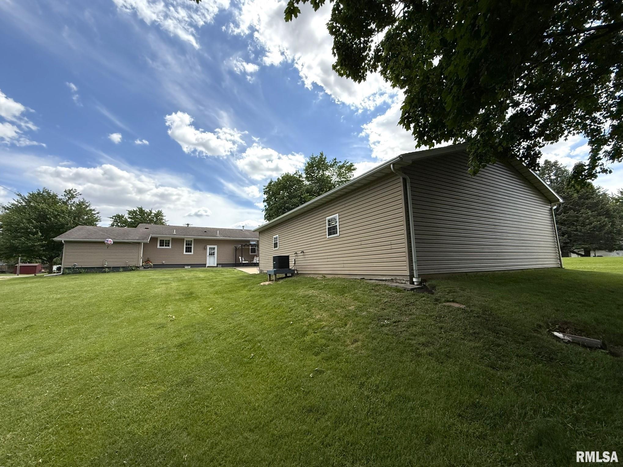 709 W Monmouth Street, Abingdon, Illinois image 7