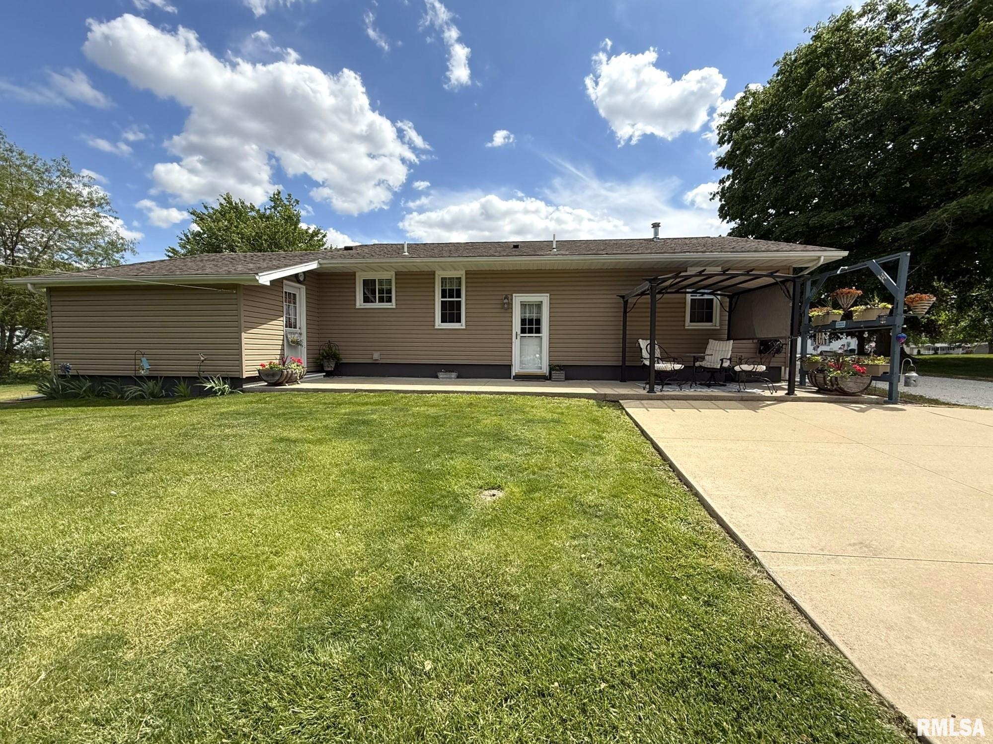 709 W Monmouth Street, Abingdon, Illinois image 5
