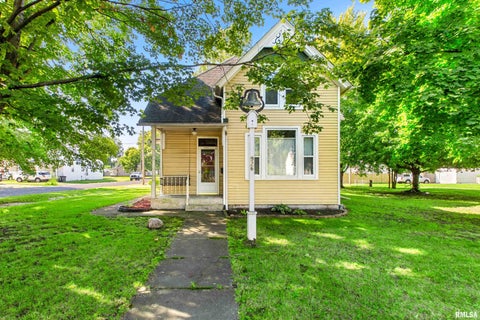 Homes For Sale - 926 State Street<br/> Pekin, IL 61554