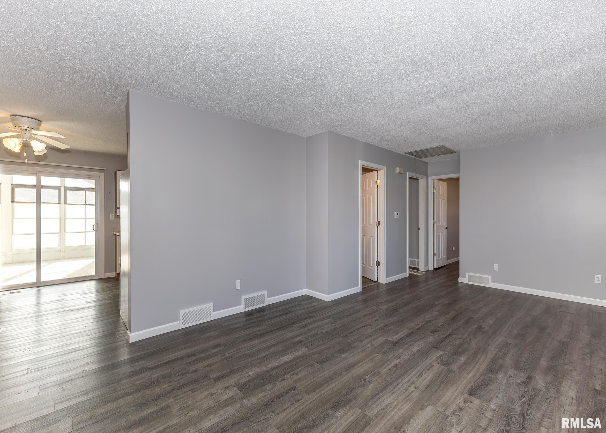 1446 18th Avenue, Camanche, Iowa image 4