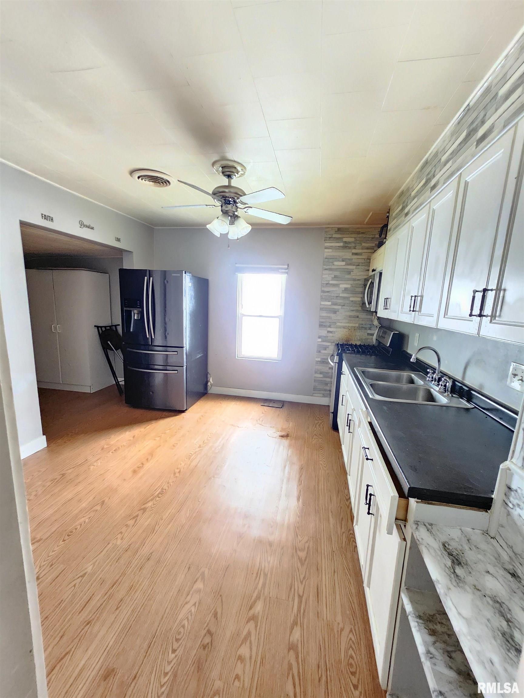 528 N 15th Street, Murphysboro, Illinois image 5