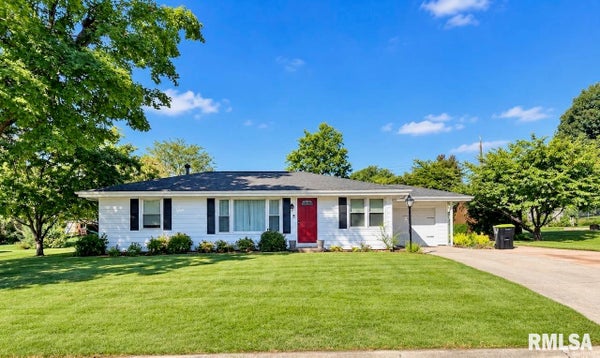11 NEWLAND LN, JACKSONVILLE, IL 62650 - Image c1e6a69f6ff7e983f27f392a65c8fe8d/1774369685