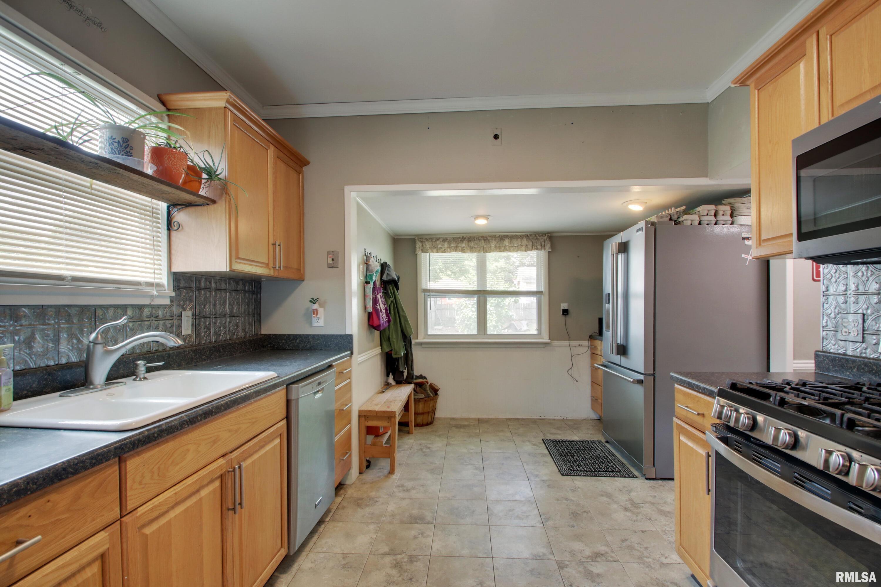 806 S 24th Street, Quincy, Illinois image 9