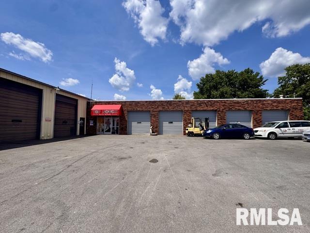 Photo 1 of 10 — 1202 W Dufour Street, Marion, IL 62959