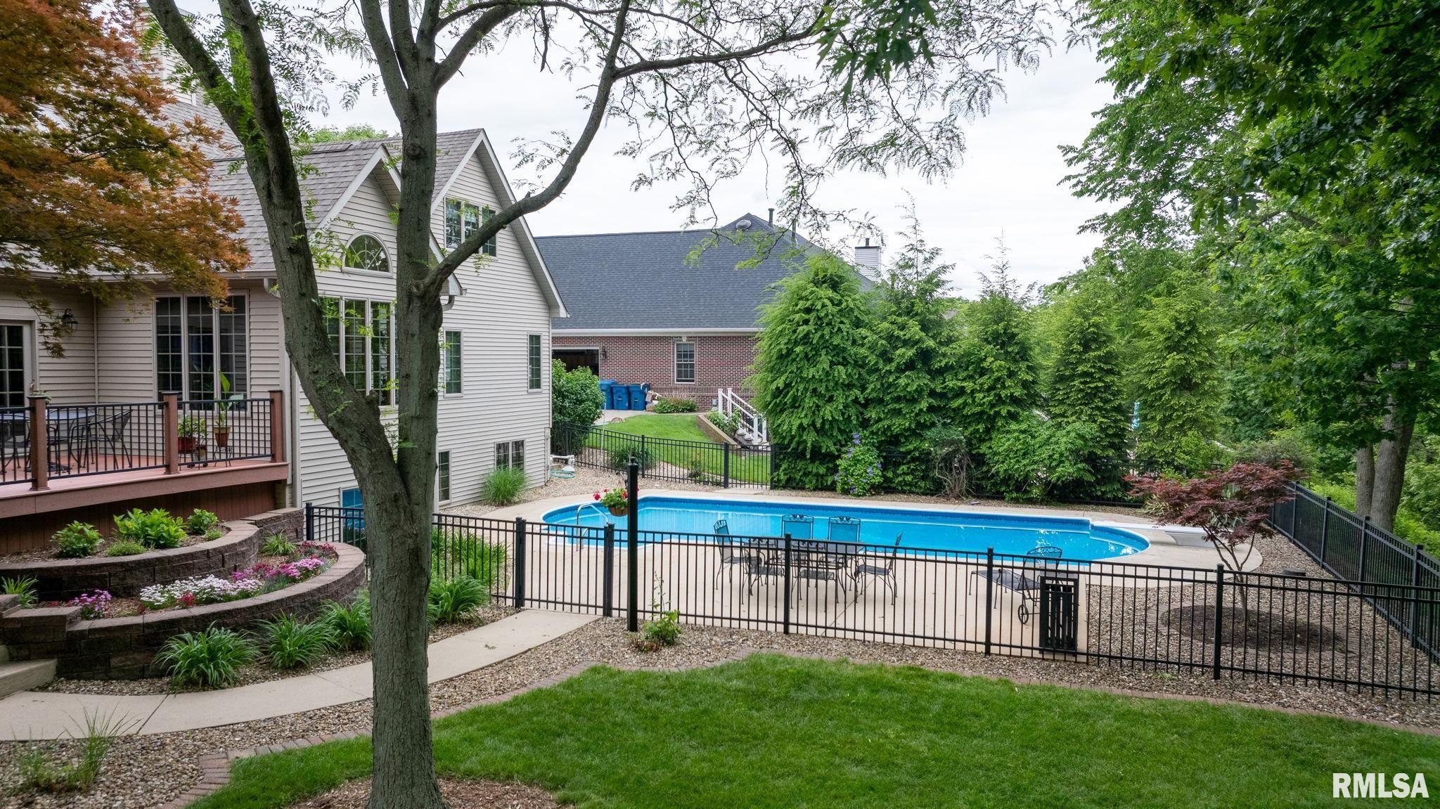 1315 Hawthorne Chase, Sherman, Illinois image 2