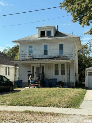 1915 N ELIZABETH ST, SPRINGFIELD, IL 62702 - Image c233c1f32a557a7dcee57cbe2e154a87/2463796386