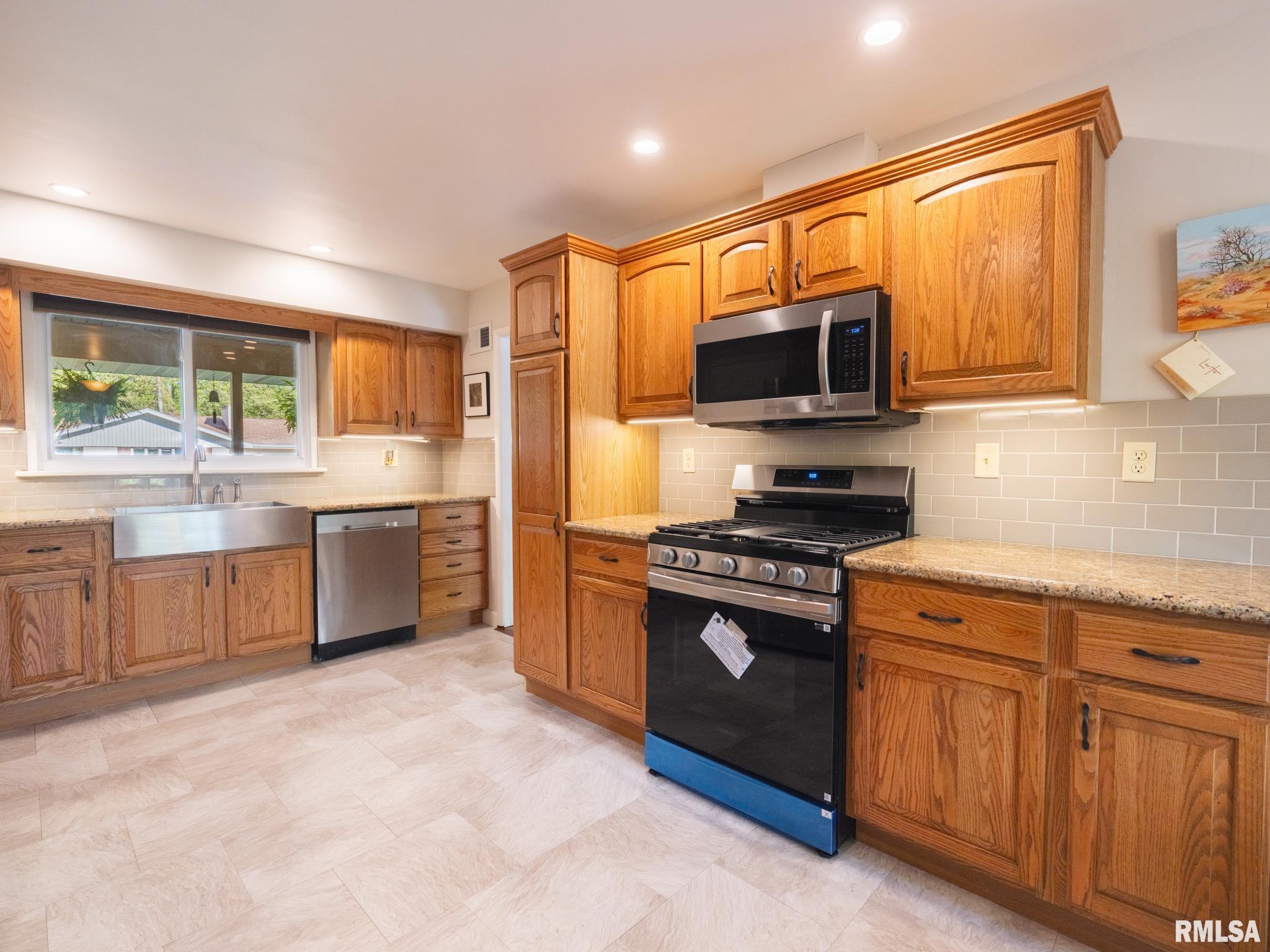 10901 N Sleepy Hollow Road, Peoria, Illinois image 20