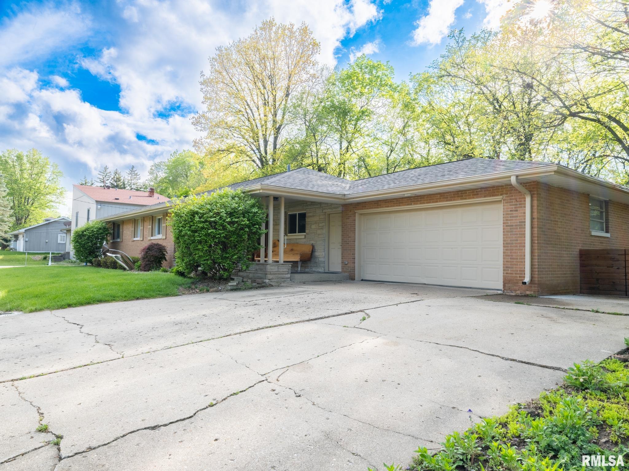 10901 N Sleepy Hollow Road, Peoria, Illinois image 5