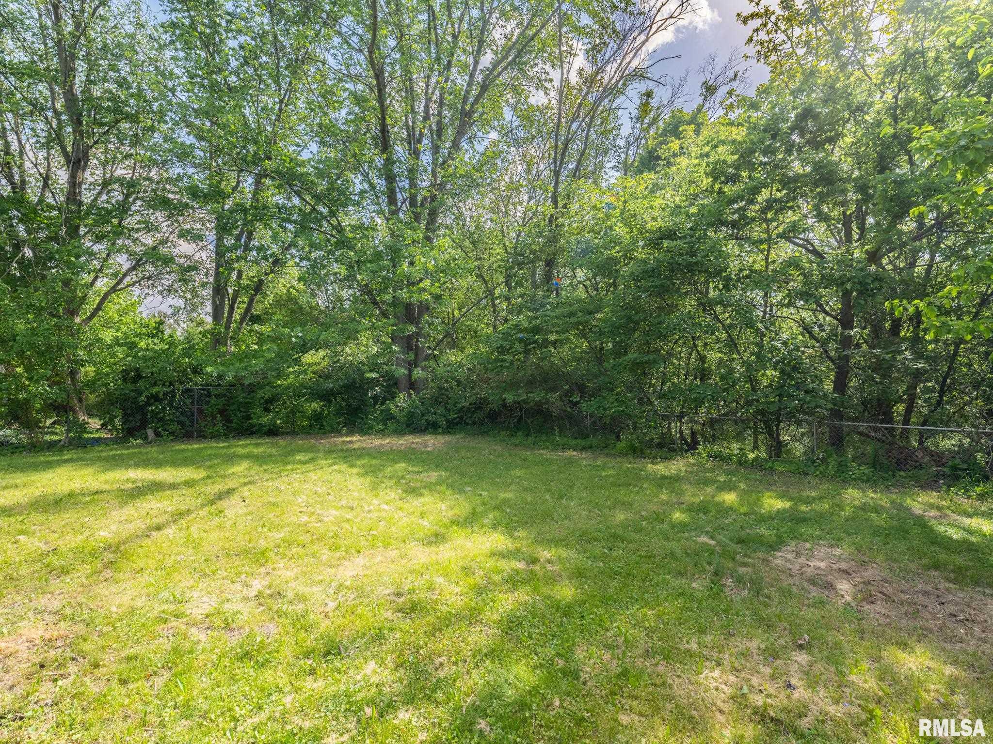 1703 Memorial Drive, Pekin, Illinois image 6